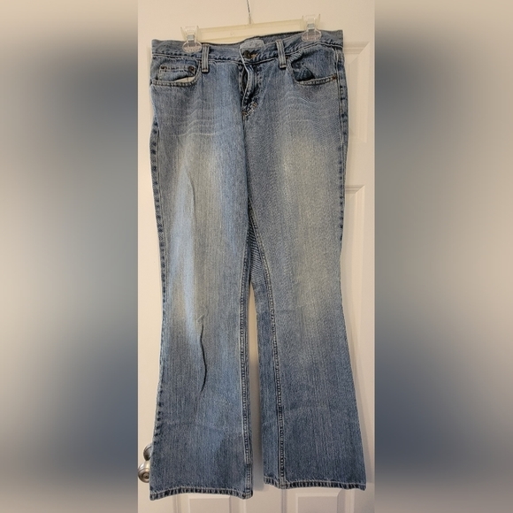 Women's American Eagle Light Wash Favorite Bootcut Jeans Size 10 Long - Picture 1 of 9